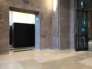 Optimierung des Foyers in der Alten Pinakothek München Foto nach der Sanierung des Bodens aus Naturstein Jura Marmor