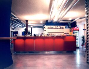 Neugestaltung der Innenräume für das Haus der Musik in Triest Foto der Bar im EG